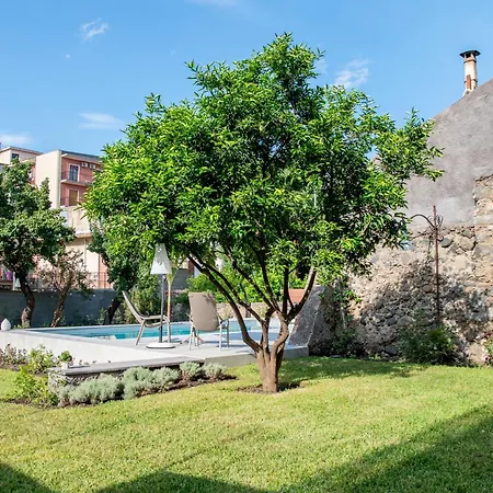 Palazzo Marinella Sicilian Luxury Apartment *